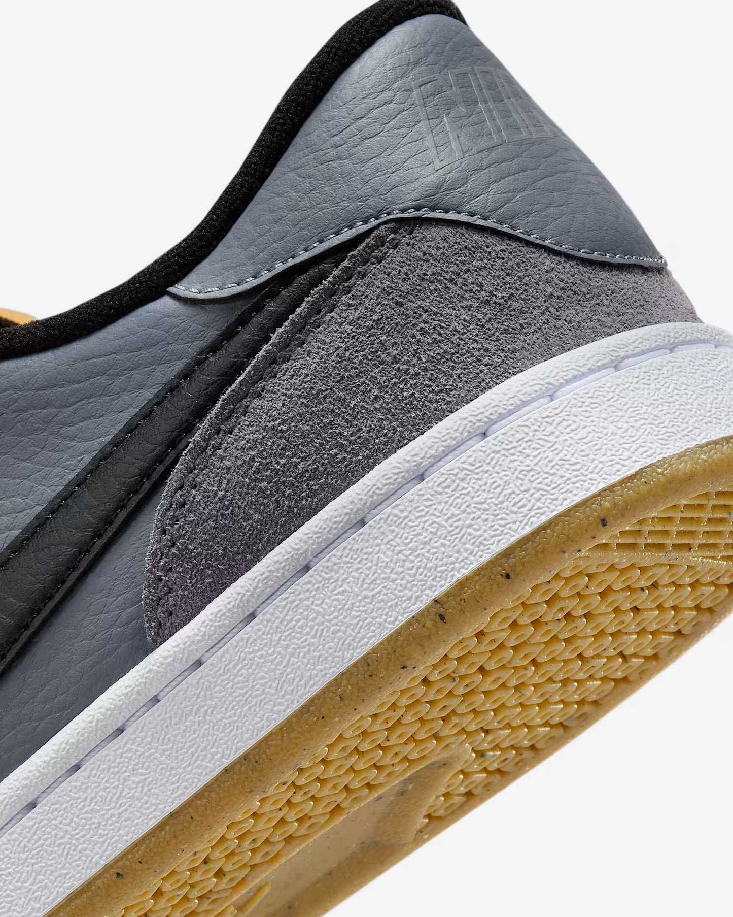 NIKE SB FC CLASSIC