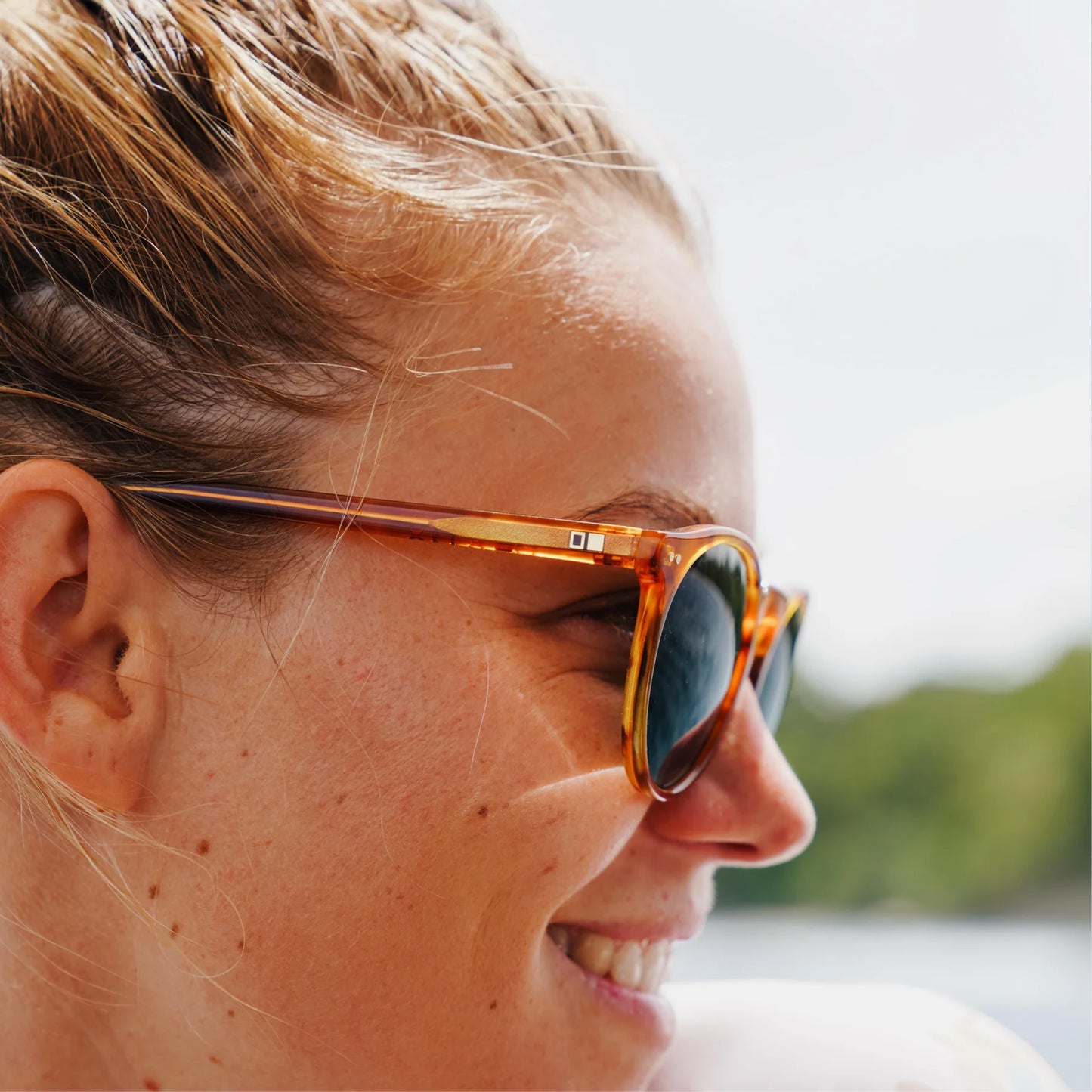 Omar : Eco Havana Zinnia / LIT Polar Brown